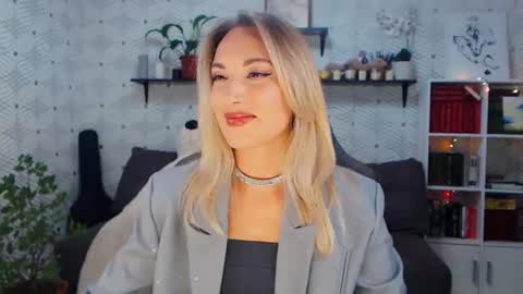 MillaXQueen online show from June 13, 2026, 1:31 pm