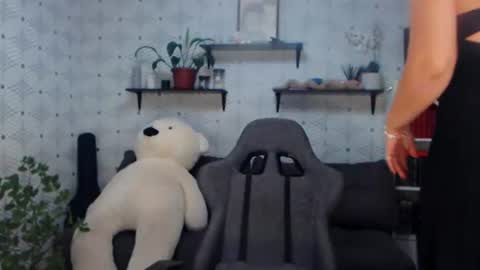 MillaXQueen online show from June 30, 2026, 4:30 pm