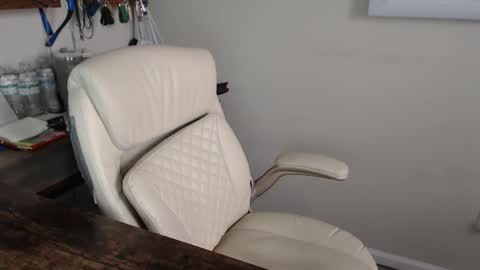 millenium0129 online show from January 5, 2026, 5:27 pm