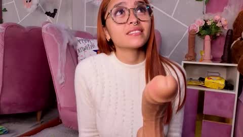 Snapshot of milleyjones_ chatting on October 28, 2025, 6:10 pm milleyjones_ online show from October 28, 2025, 6:10 pm