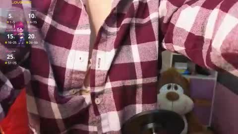 Snapshot of milleyjones_ chatting on November 25, 2025, 12:27 pm milleyjones_ online show from November 25, 2025, 12:27 pm