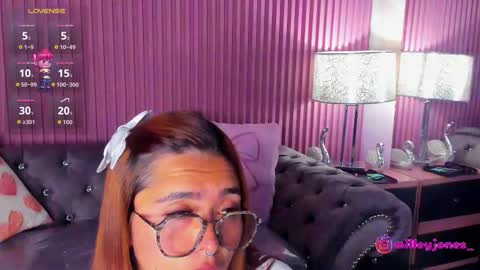 milleyjones_ online show from February 20, 2026, 11:49 pm