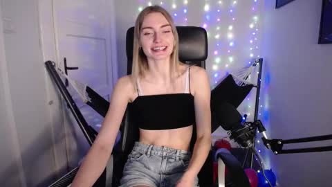 millie_lacroix online show from January 20, 2025, 3:28 pm