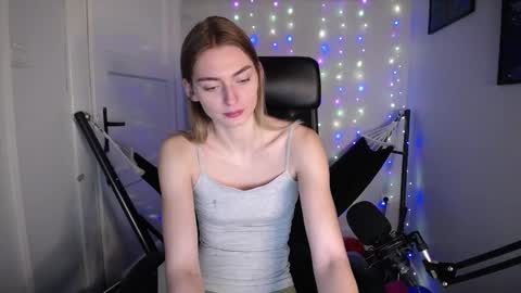 millie_lacroix online show from January 22, 2025, 12:06 pm