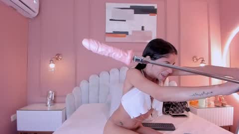 millie  online show from April 22, 2026, 3:31 am