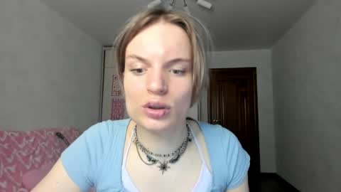 Snapshot of millikira006 chatting on May 12, 2026, 4:42 am mili-kira online show from May 12, 2026, 4:42 am