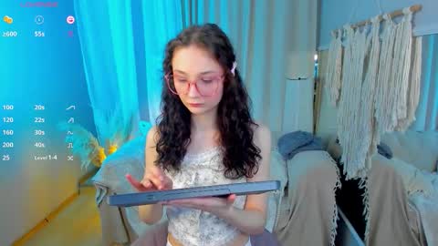 milliminimouse online show from October 11, 2025, 6:17 pm
