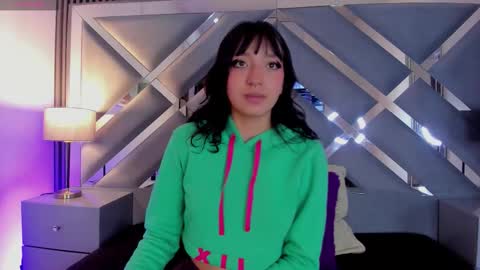 milly_cute online show from November 30, 2025, 4:05 am