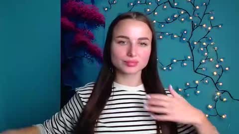 Snapshot of milly_liss chatting on October 20, 2025, 11:21 am Milly online show from October 20, 2025, 11:21 am