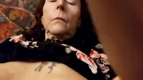 miloanj online show from October 3, 2025, 7:49 am