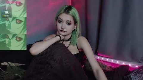 milten_trish online show from November 18, 2025, 5:06 pm