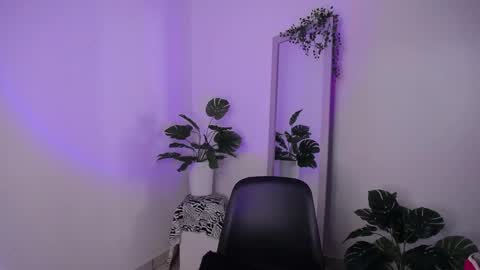 Snapshot of mily_ortiz chatting on March 4, 2026, 6:03 pm Mily Ortiz online show from March 4, 2026, 6:03 pm