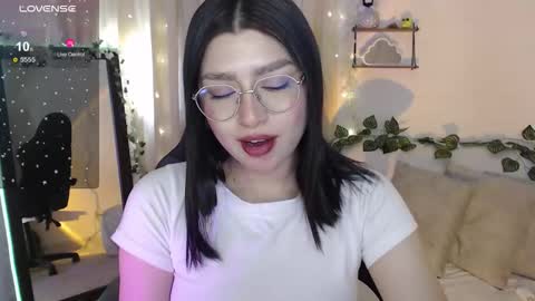 Mily online show from December 4, 2025, 6:27 pm