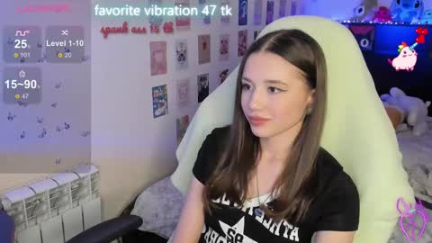 Snapshot of milyamess chatting on February 21, 2025, 6:59 pm Emily online show from February 21, 2025, 6:59 pm