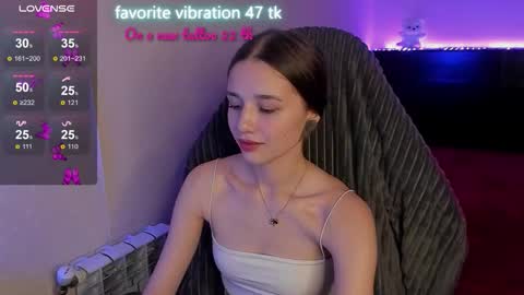 Snapshot of milyamess chatting on September 30, 2025, 5:18 pm Emily online show from September 30, 2025, 5:18 pm