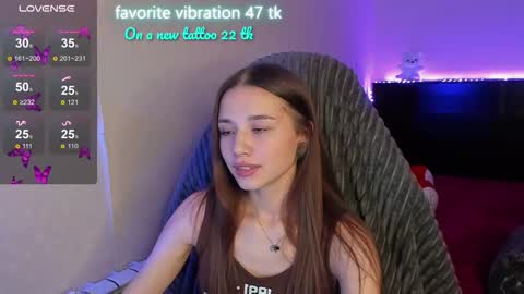 Snapshot of milyamess chatting on October 12, 2025, 12:48 pm Emily online show from October 12, 2025, 12:48 pm