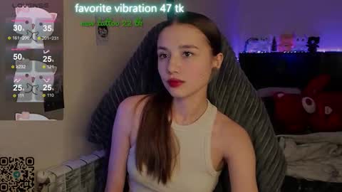 Snapshot of milyamess chatting on December 4, 2025, 4:48 pm Emily online show from December 4, 2025, 4:48 pm