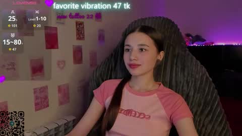 Snapshot of milyamess chatting on February 8, 2026, 5:16 pm Emily online show from February 8, 2026, 5:16 pm