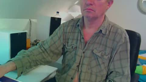  Milymen26  Polish man  master  fereskik straight mature online show from April 26, 2026, 8:50 pm