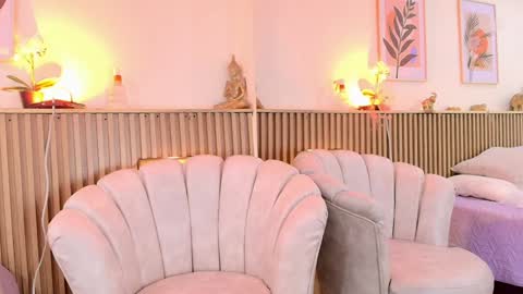 Milly  online show from January 24, 2025, 9:39 am