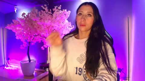 Milly  online show from October 6, 2025, 12:24 pm
