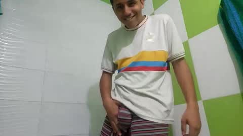 mimachotede20 online show from April 17, 2026, 5:10 am