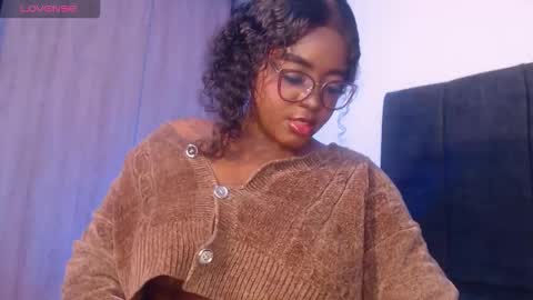 Snapshot of mimi_gil chatting on December 19, 2025, 6:42 am Mimi online show from December 19, 2025, 6:42 am