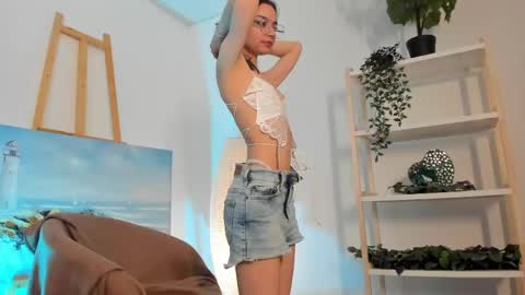 Mimi online show from May 11, 2026, 2:45 pm
