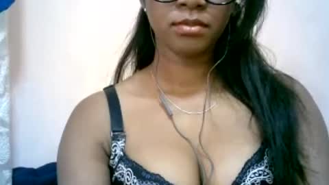 mimie32 online show from July 1, 2026, 9:22 am