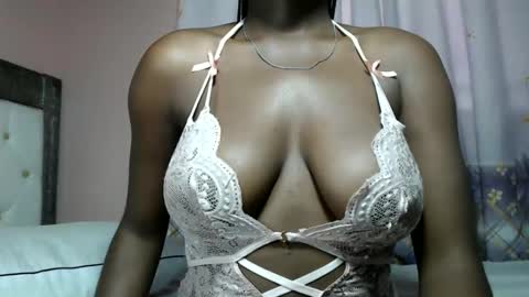 mimiebony online show from May 10, 2026, 6:40 am