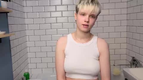 Sonya online show from October 21, 2025, 1:12 pm