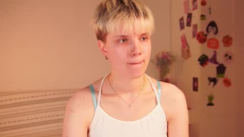 Sonya online show from November 18, 2025, 2:43 pm