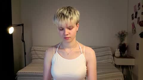 Sonya online show from November 19, 2025, 2:06 pm