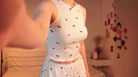 Sonya online show from November 20, 2025, 2:06 pm