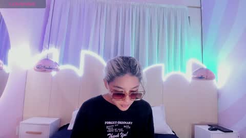 Minji online show from February 2, 2025, 11:51 am