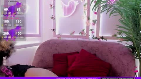 Minji online show from September 27, 2025, 6:13 pm