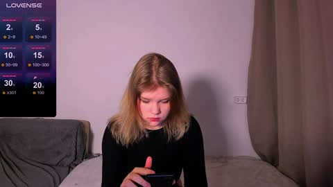 hi Im Mina  online show from December 23, 2024, 1:18 am