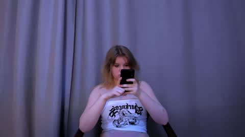 hi Im Mina  online show from January 31, 2025, 1:54 am