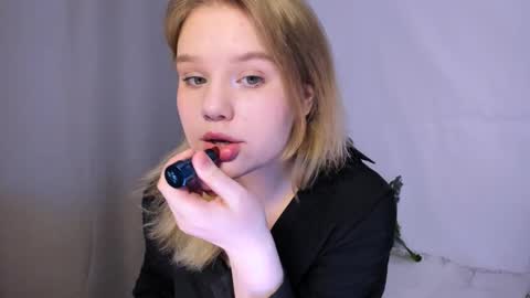 hi Im Mina  online show from March 10, 2025, 1:12 am