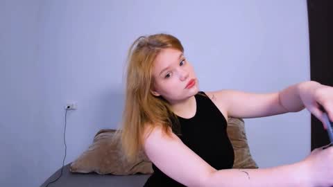 hi Im Mina  online show from October 14, 2025, 10:21 pm