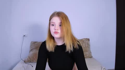 hi Im Mina  online show from October 19, 2025, 10:32 pm