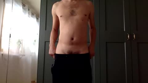 Snapshot of mince_alors chatting on February 28, 2026, 3:57 pm mince_alors online show from February 28, 2026, 3:57 pm