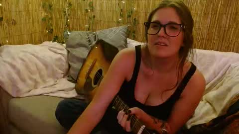 Mindy online show from October 25, 2025, 5:37 am