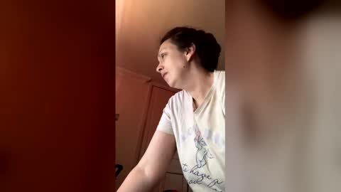 please subscribe to my fansly  please no video or photos must be recorded or re sold online show from April 18, 2026, 7:07 pm