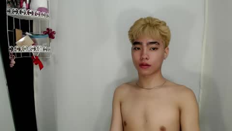 mingkla_man online show from April 19, 2026, 6:10 pm