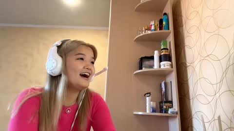 Kate online show from September 24, 2025, 5:33 am