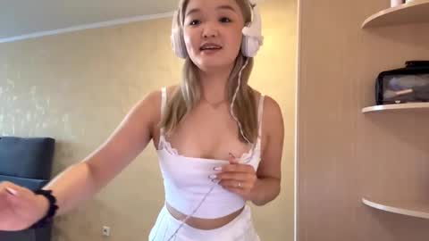 Kate online show from September 30, 2025, 5:34 am