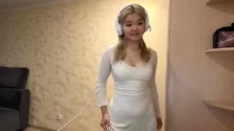 Kate online show from October 5, 2025, 5:06 am