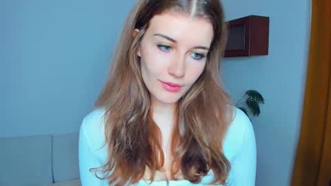 Snapshot of mingrummell chatting on October 29, 2025, 7:21 am Mia online show from October 29, 2025, 7:21 am