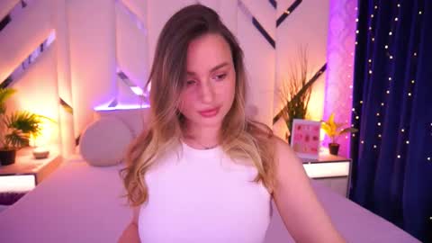 minifox_ online show from February 23, 2026, 8:22 am